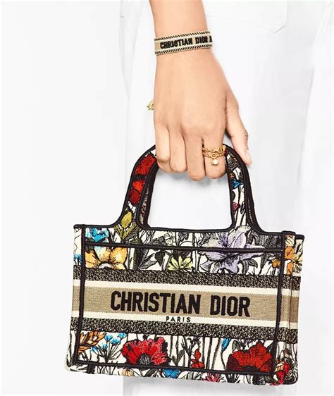 dior handbags spring 2016|christian dior handbags 2021.